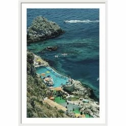 Slim Aarons - Hotel Taormina Pool White Frame 66x96cm
